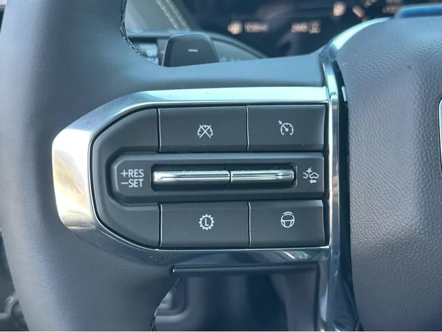 New 2026 Sterling Metallic GMC Elevation image 33