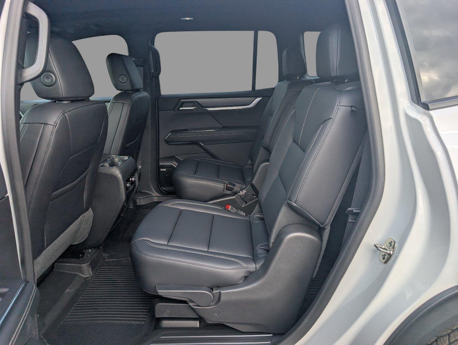 New 2027 Summit White GMC Elevation image 32