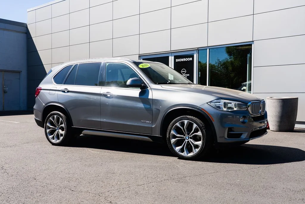 Used 2018 Gray BMW xDrive35d image 31