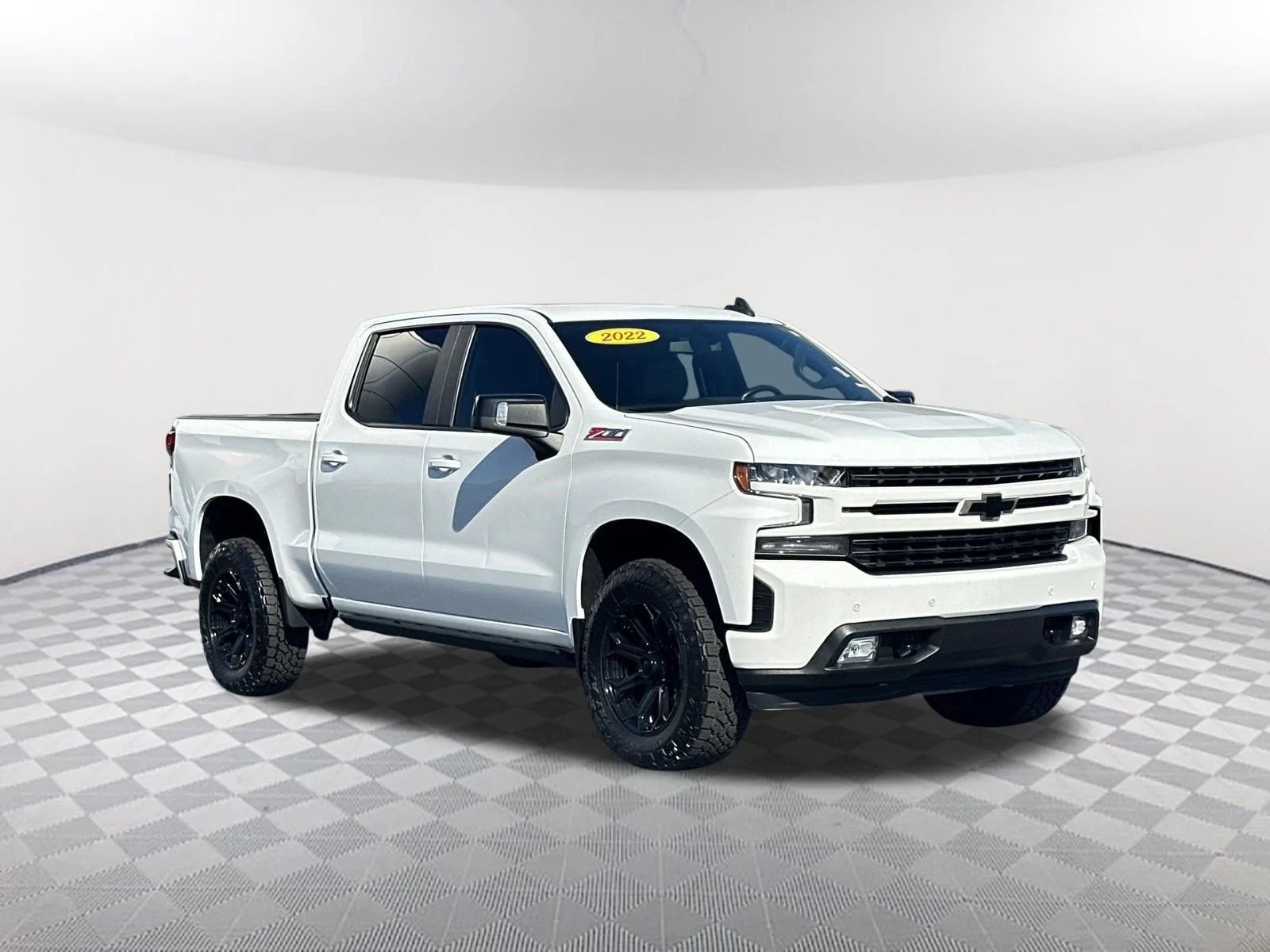 Used 2022 Summit White Chevrolet RST image 3