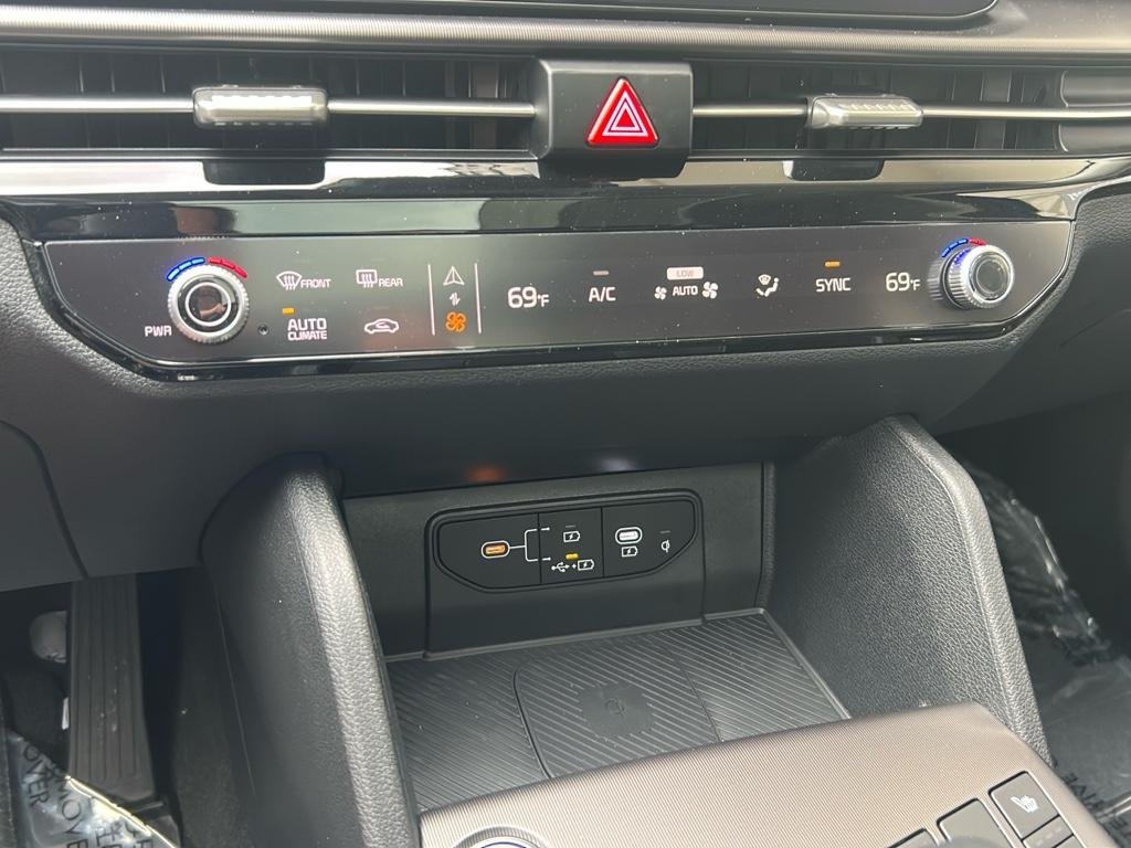 2026 Kia Sportage EX - Photo 24
