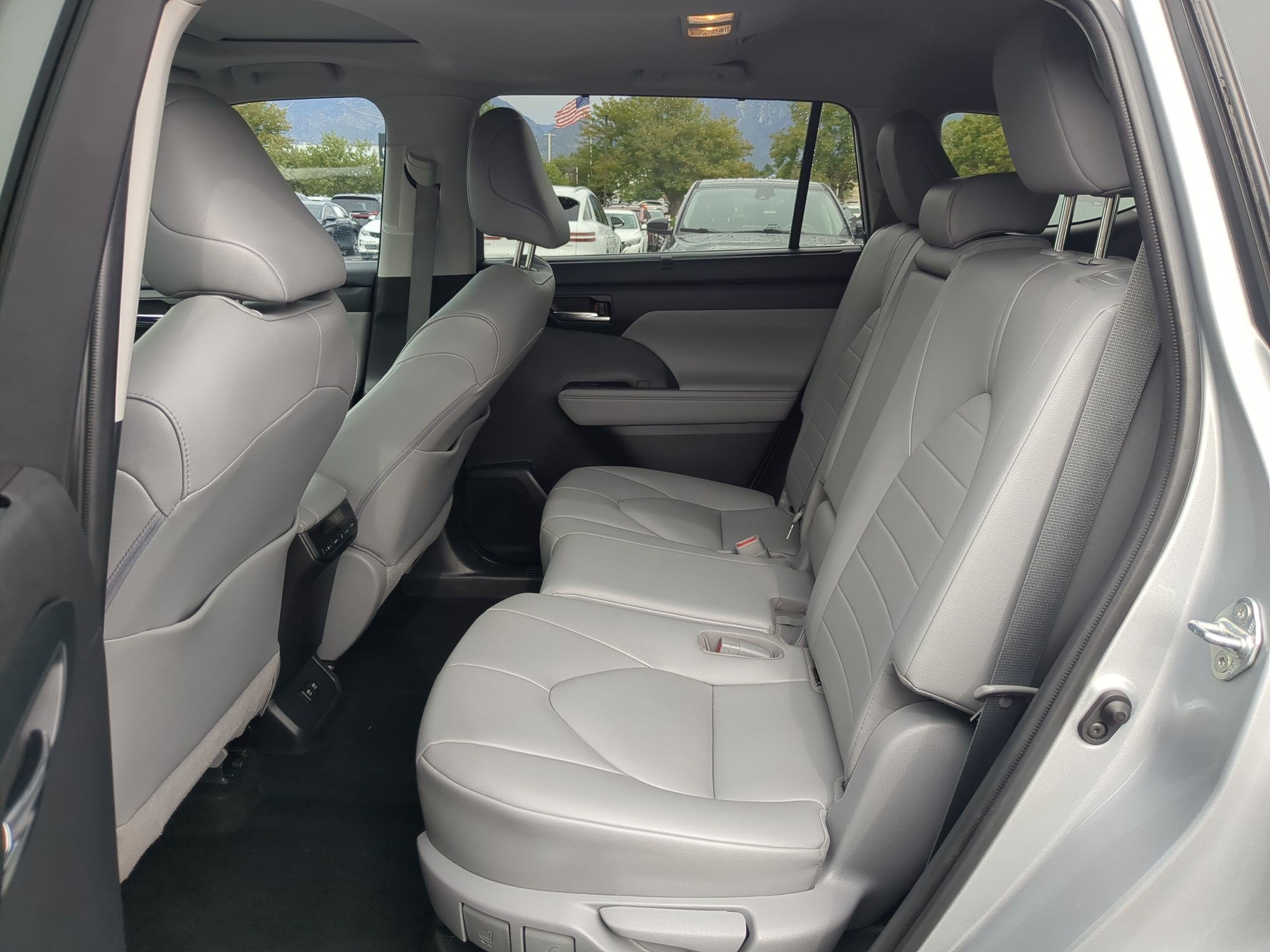 Used 2020 Celestial Silver Metallic Toyota Hybrid XLE image 28