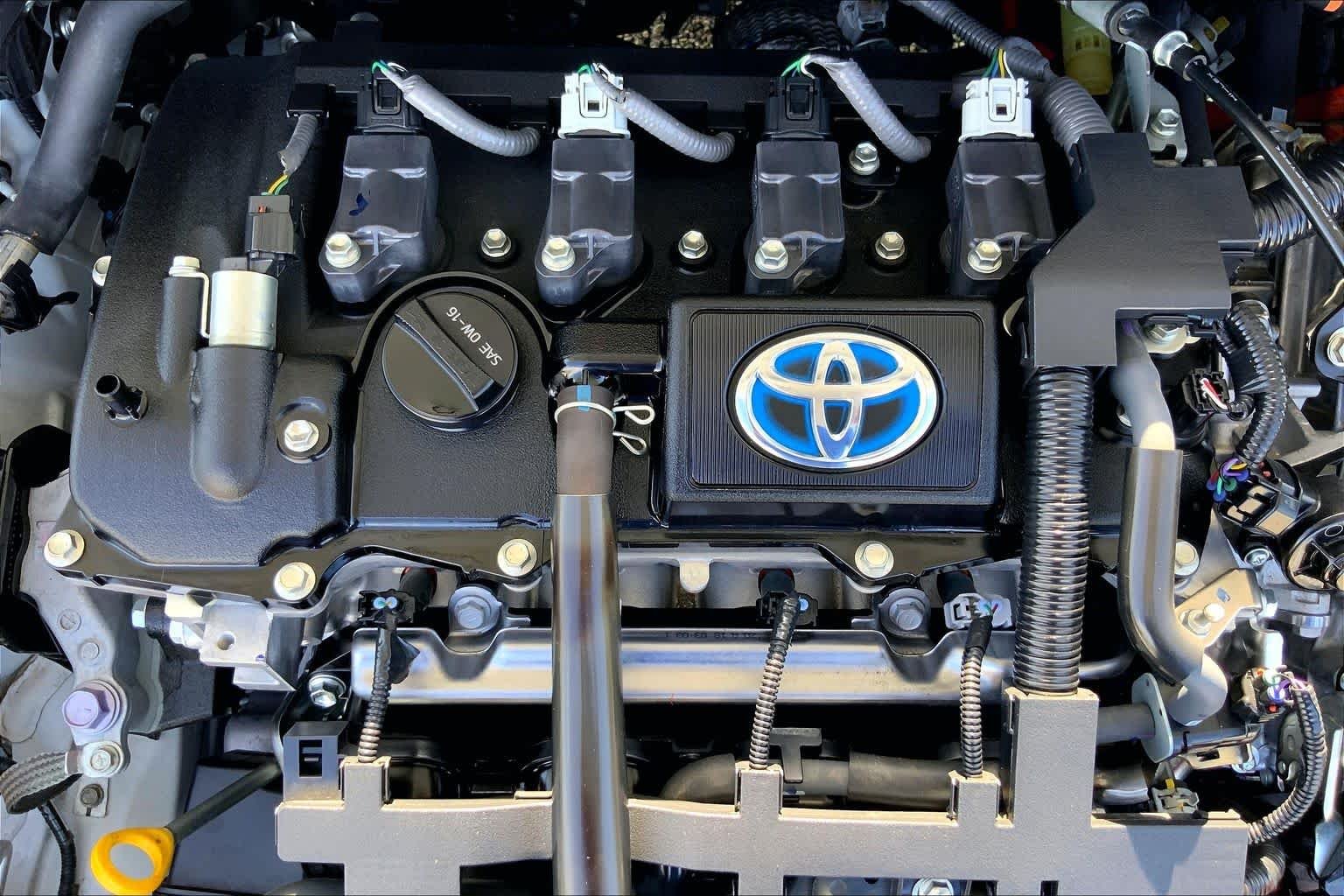 Used 2020 Super White Toyota Hybrid LE image 32