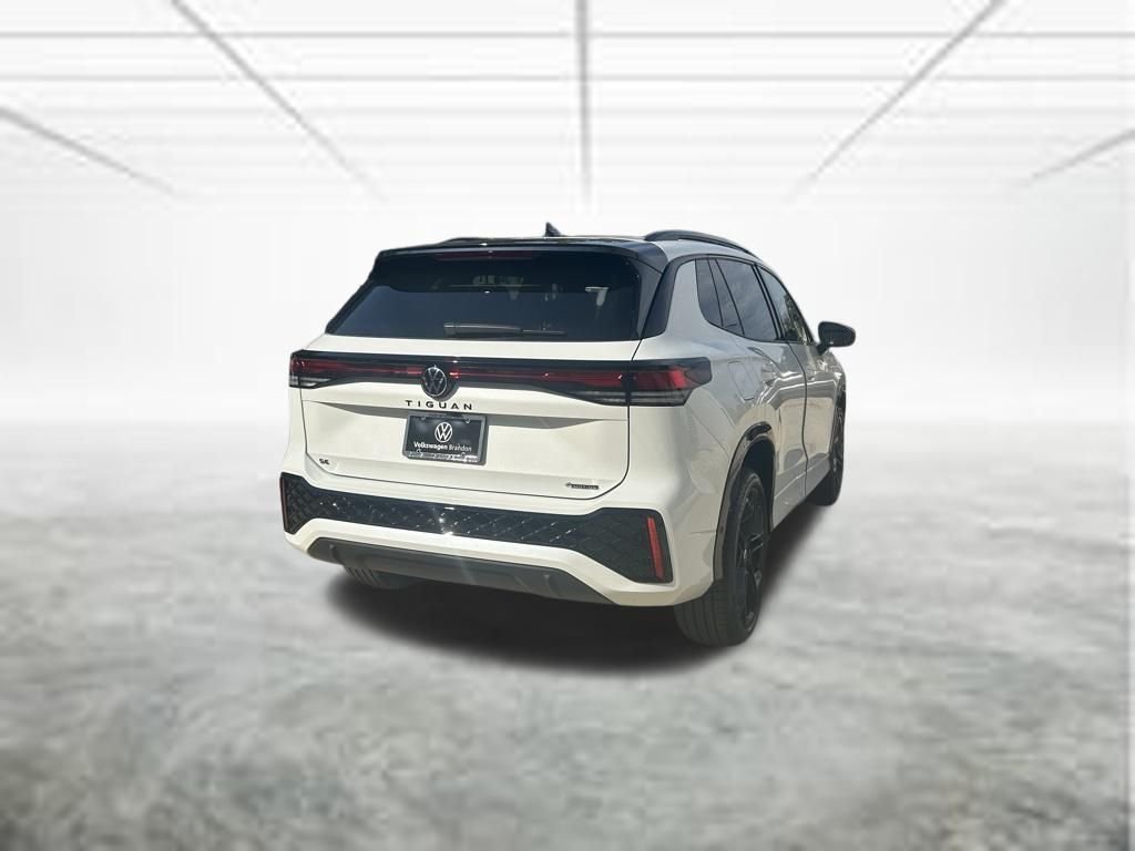 New 2026 White/off-white Volkswagen 2.0T SE R-Line Black image 4