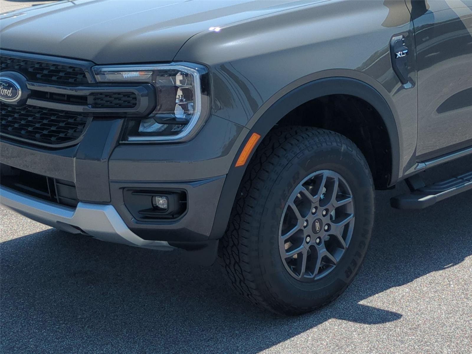 New 2026 Marsh Gray Ford XLT image 9