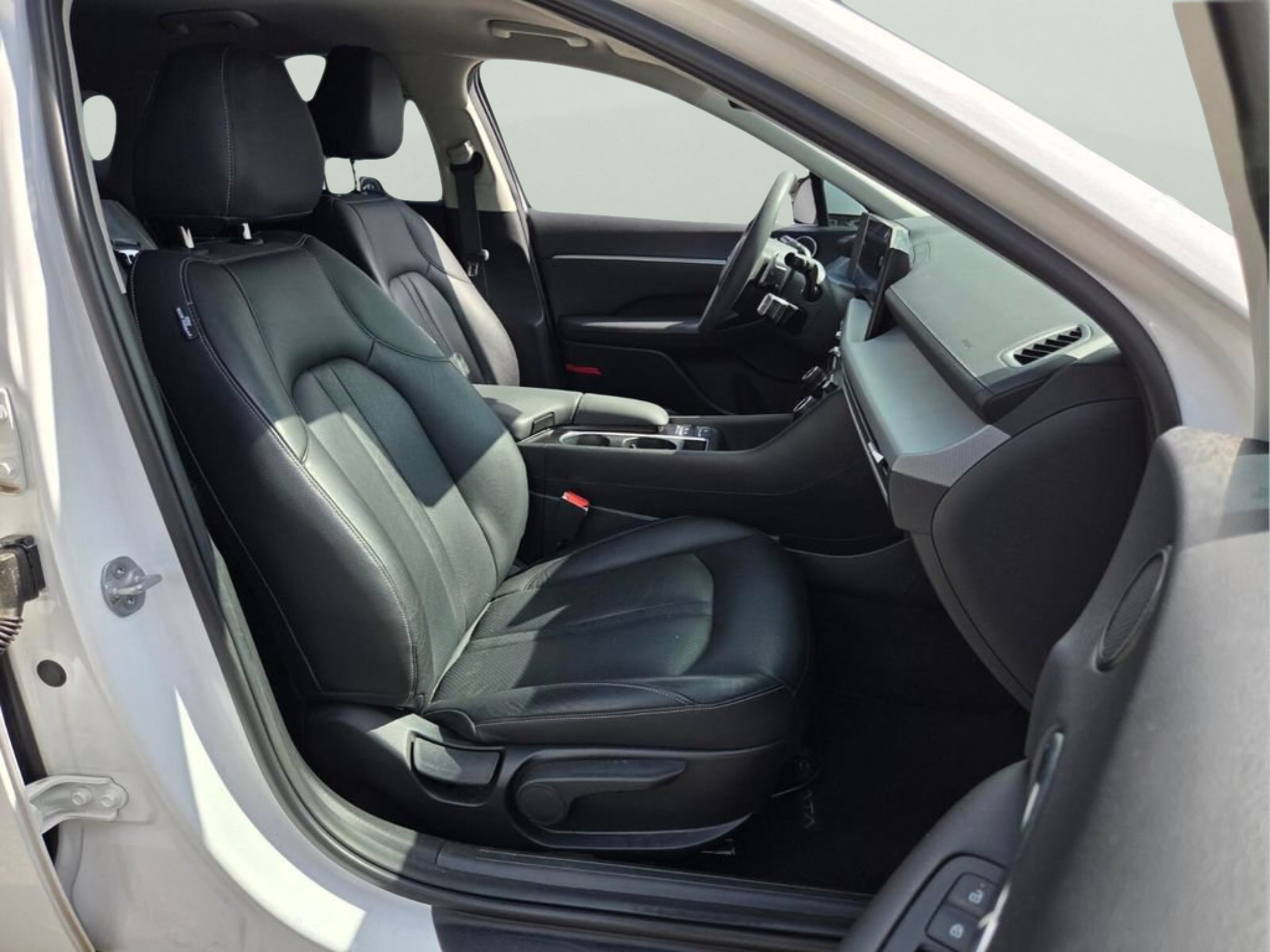 Used 2024 Serenity White Hyundai SEL image 18