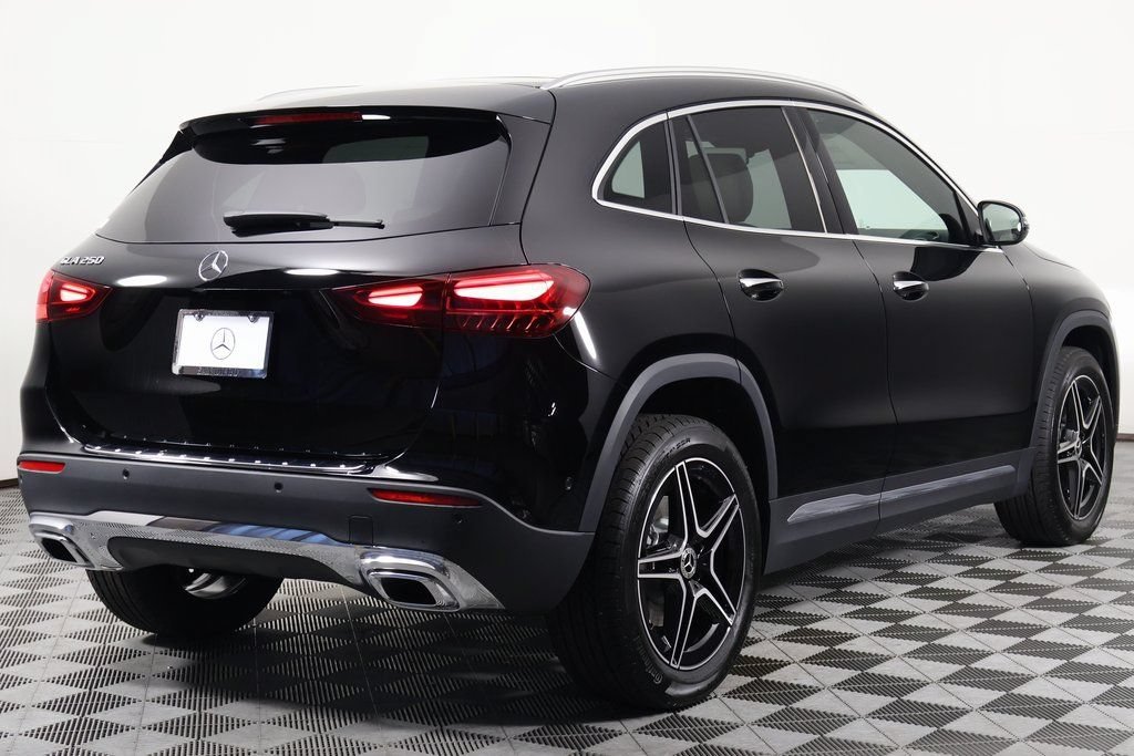 New 2026 Night Black Mercedes-Benz GLA 250 image 12