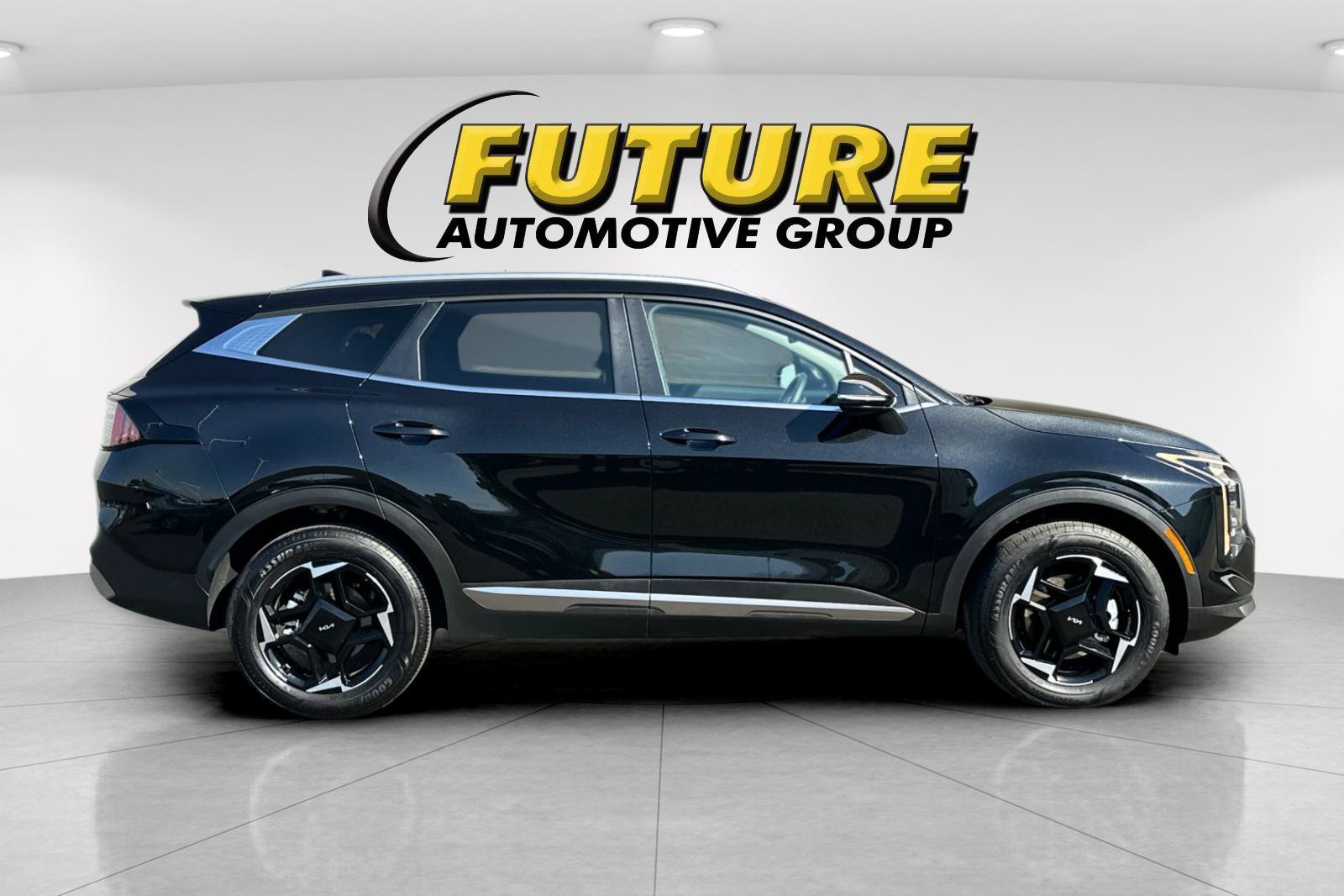 Used 2026 Black Kia EX image 3