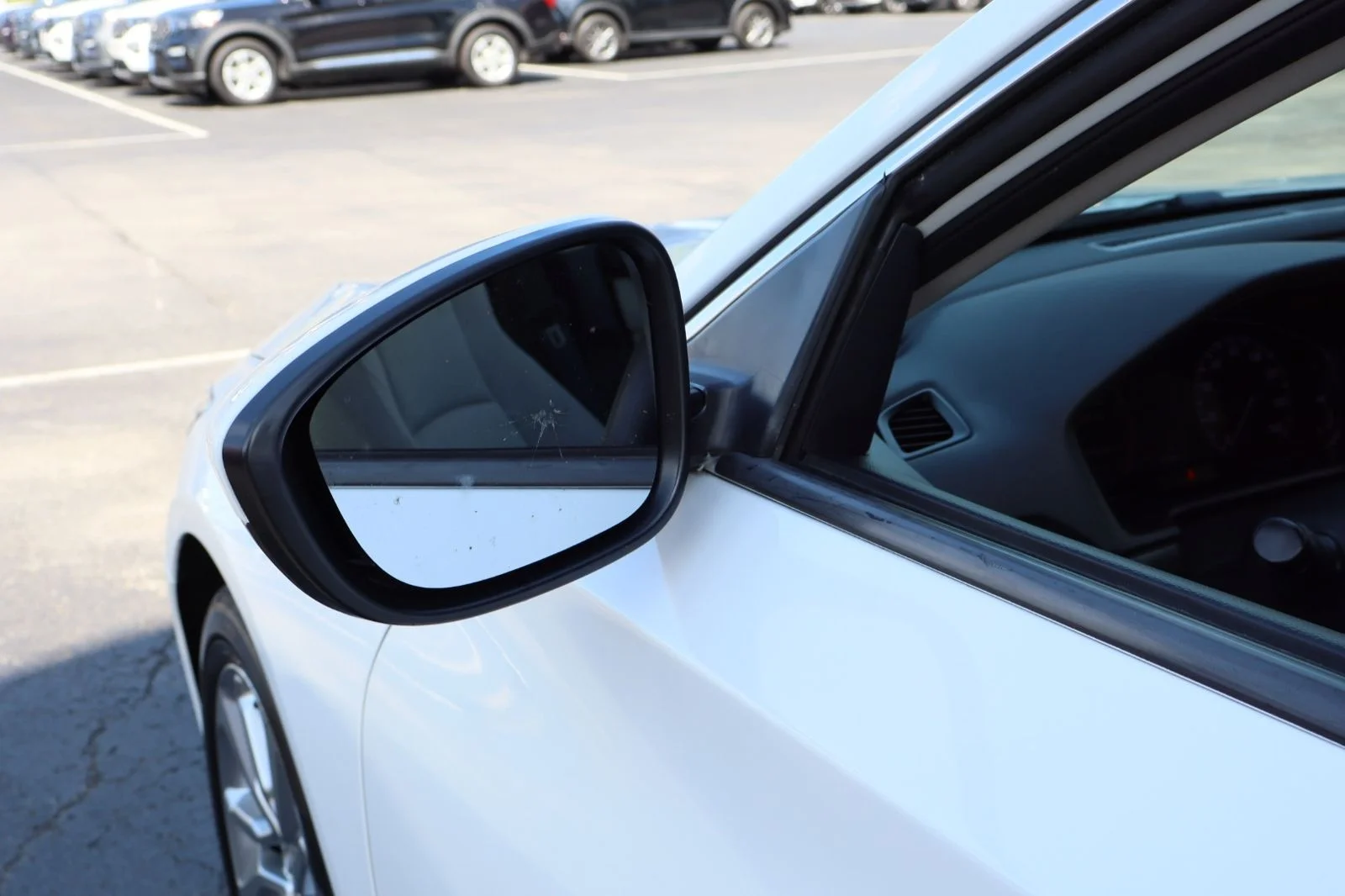 Used 2018 White Honda LX image 41