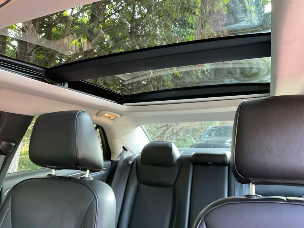 Used 2018 Gray Chrysler Limited image 23