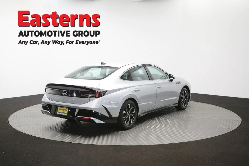 Used 2025 Silver Hyundai SEL image 41