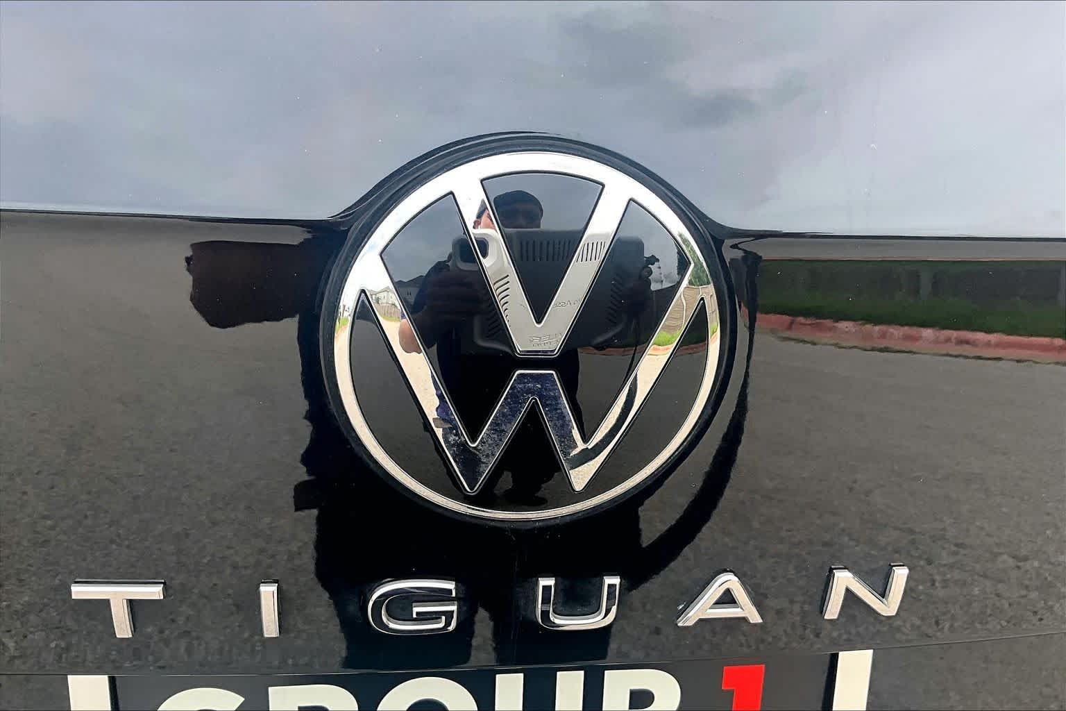 Used 2022 Deep Black Pearl Volkswagen S image 30