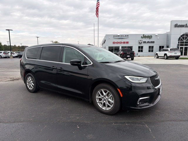 Used 2024 Black Chrysler Touring L image 1