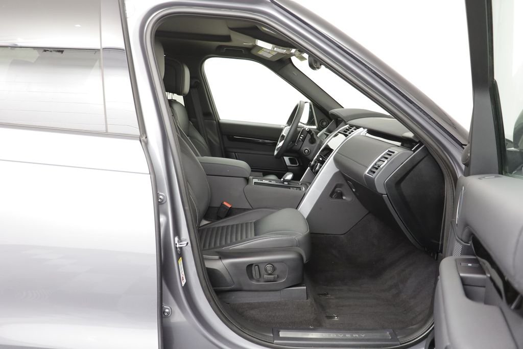 Used 2025 Gray Land Rover S image 19