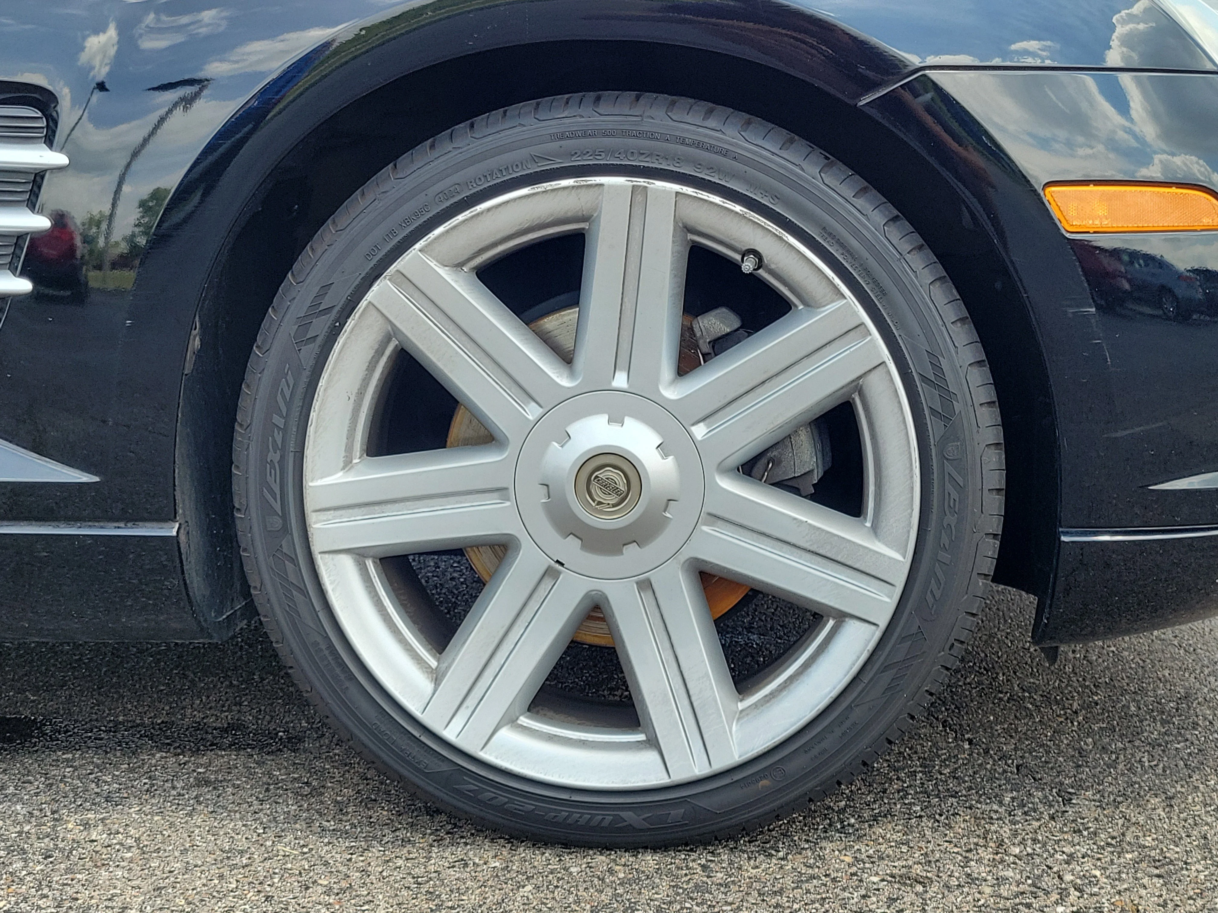 Used 2005 Black Clearcoat Chrysler Limited image 5