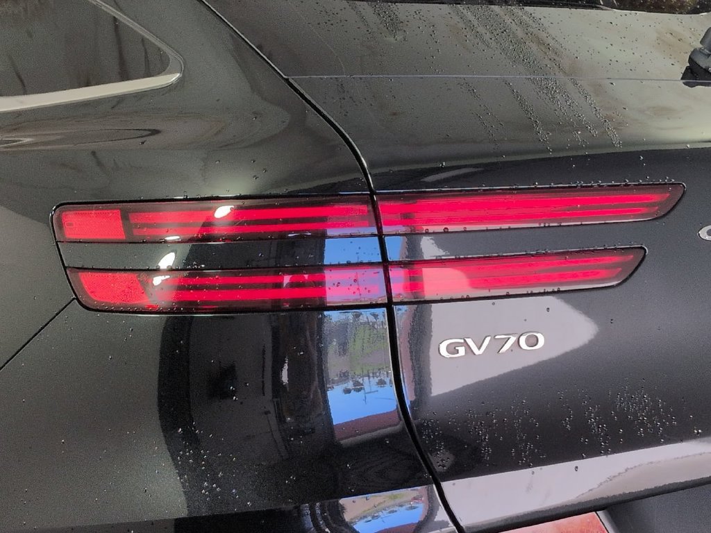 2025 GENESIS GV70 Standard - Photo 8