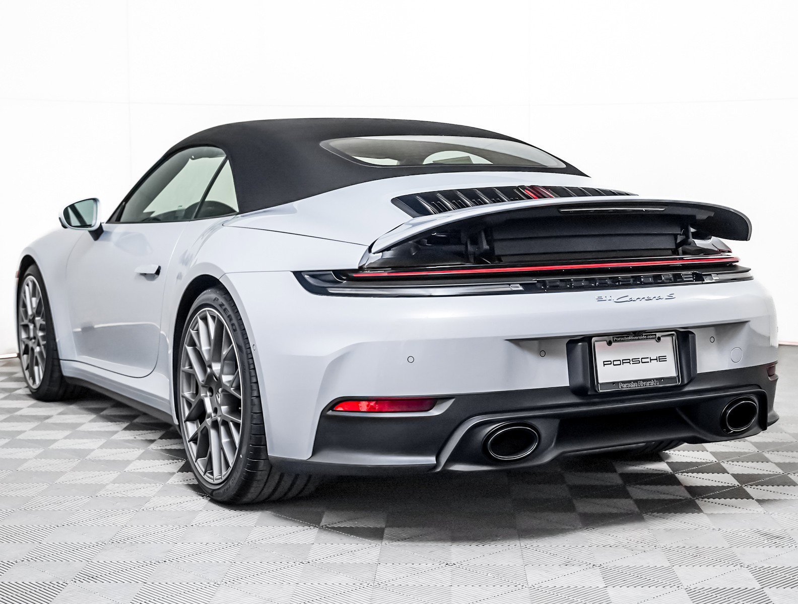 New 2026 ICE GREY Porsche Carrera S Cabriolet image 3