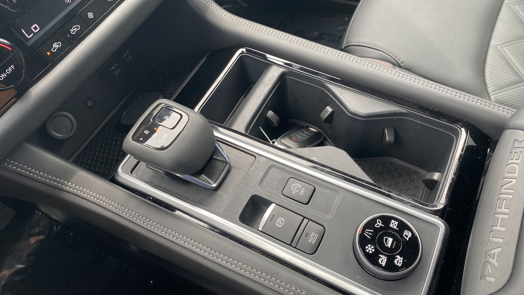 Used 2026 Super Black Nissan Platinum image 19