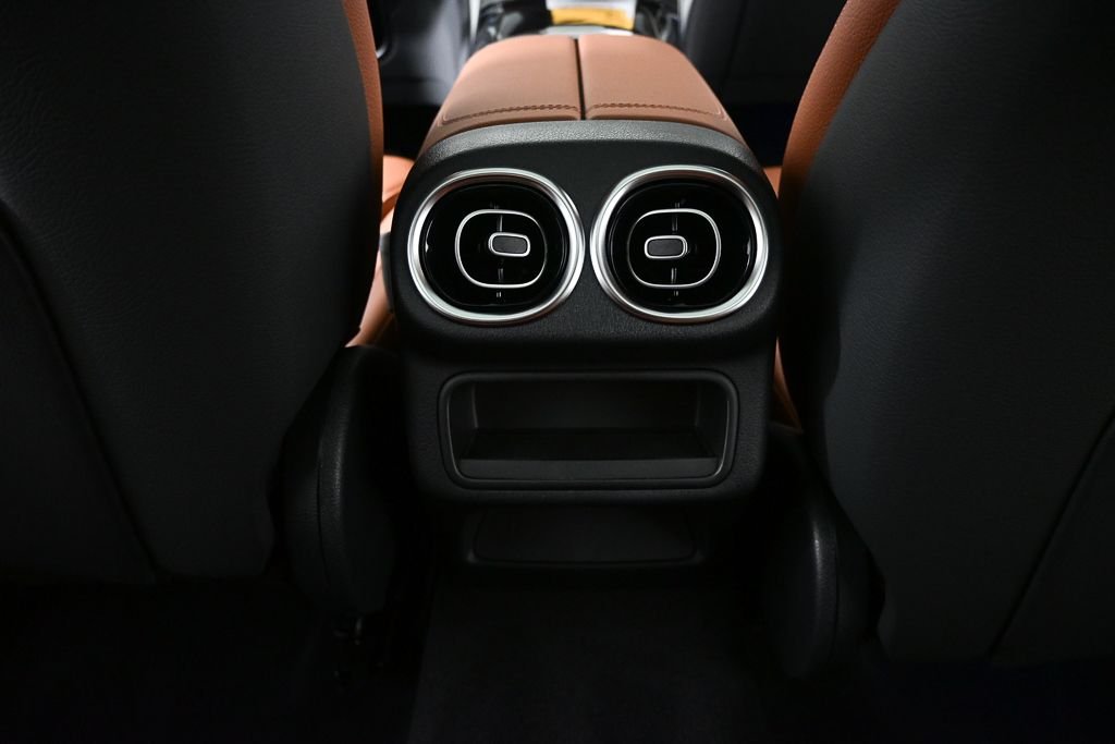 New 2026 Black Mercedes-Benz GLC 300 image 17