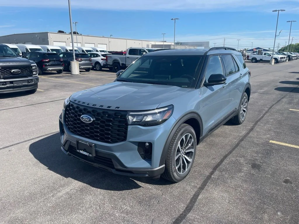 2026 Ford Explorer ST-LINE 4WD's photo