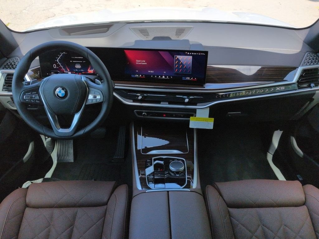 New 2026 Mineral White Metallic BMW xDrive40i image 15