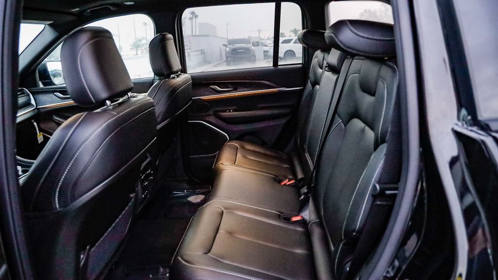 New 2026 Diamond Black Jeep Limited image 23
