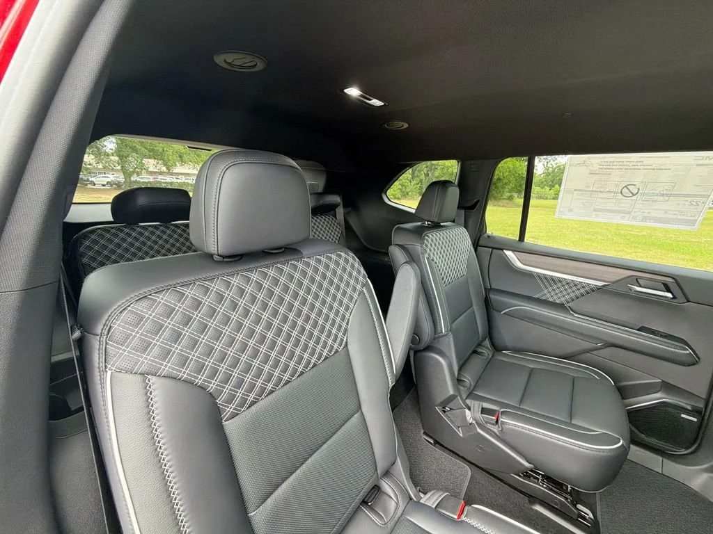 2026 GMC Acadia Denali - Photo 33