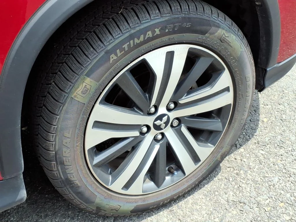 Used 2022 Red Mitsubishi 2.0 SE image 5