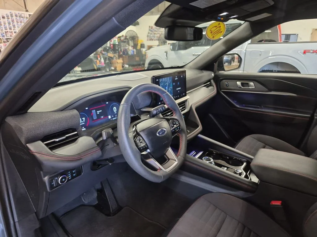 Used 2025 Vapor Blue Metallic Ford ST-Line image 13