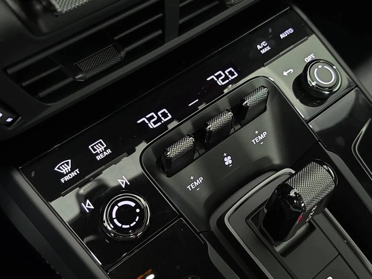 New 2026 Vanadium Grey Metallic Porsche Carrera 4S image 19