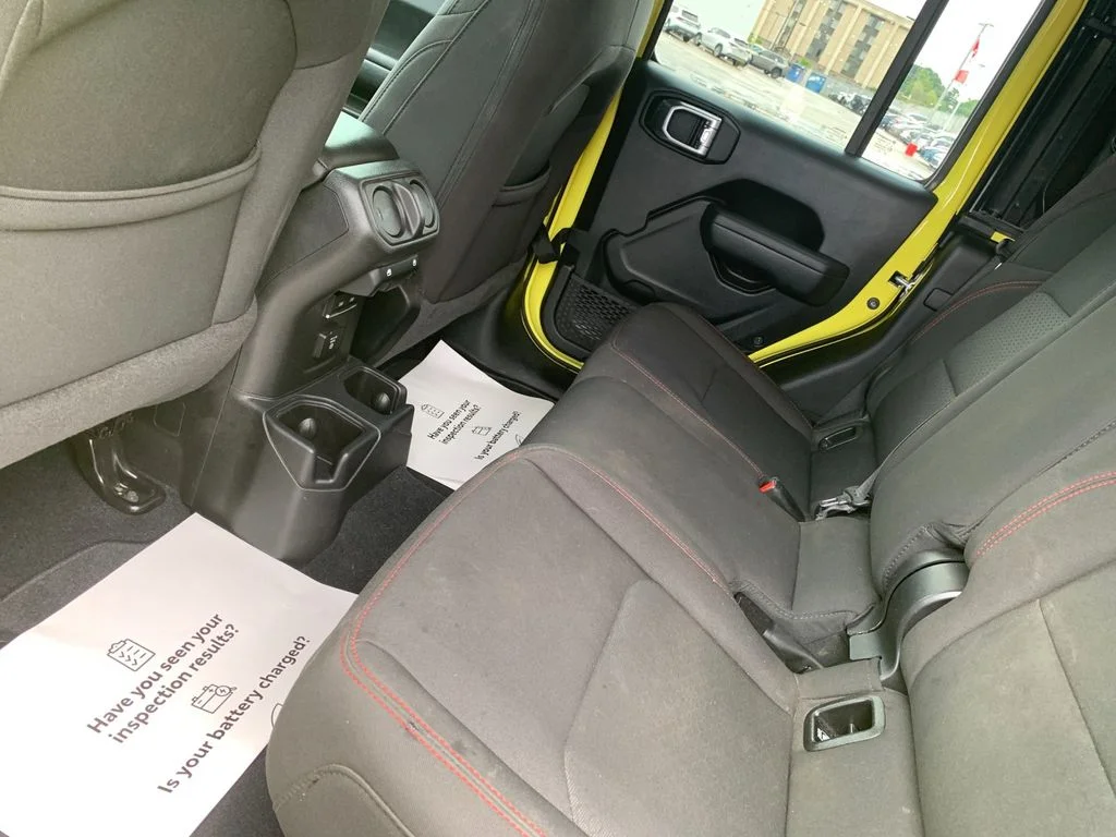 Used 2023  Jeep Rubicon image 14