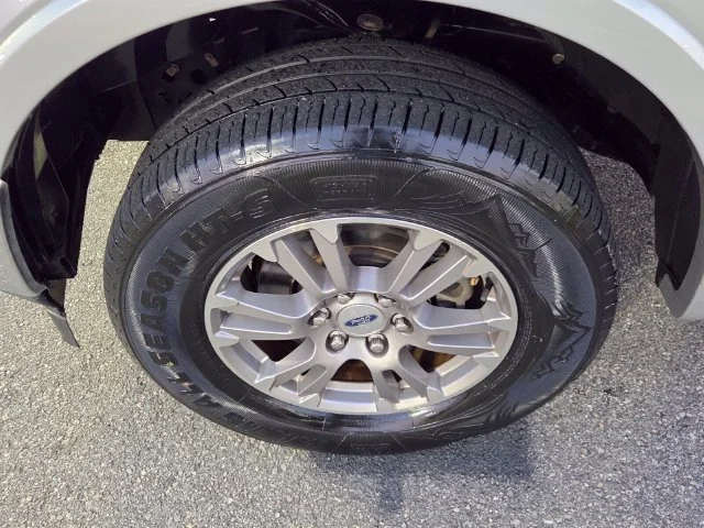 Used 2019 Silver Ford Lariat image 5