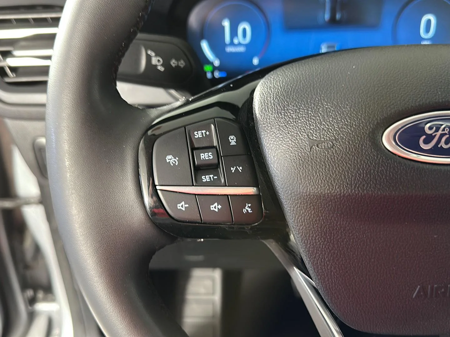 Used 2023 Iconic Silver Ford Active image 15
