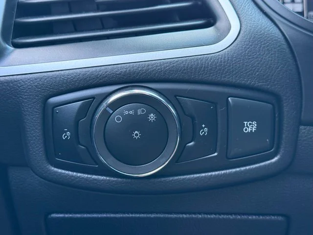 Used 2024 Blue Ford SEL image 17