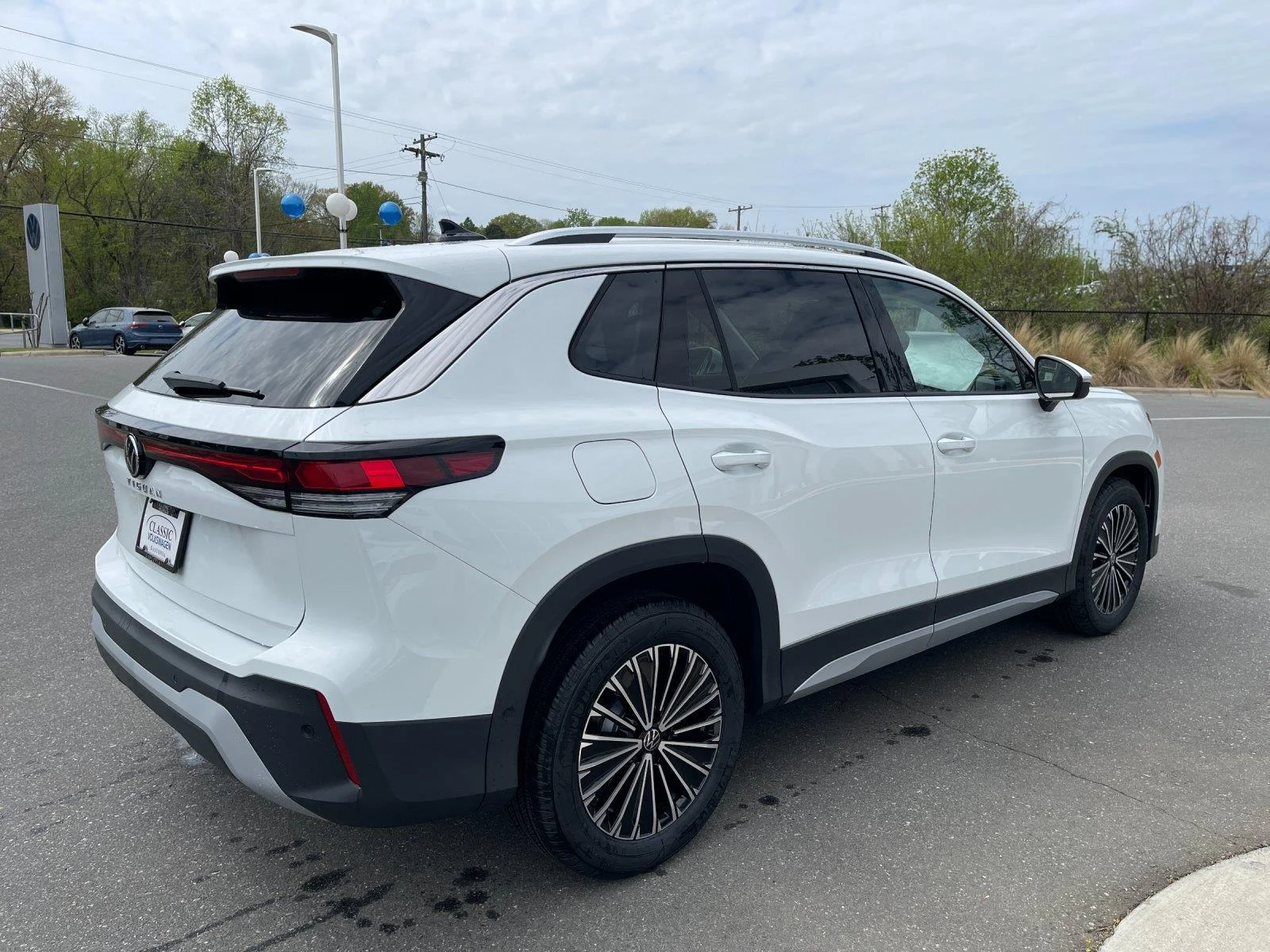 New 2026 pure white Volkswagen S image 5