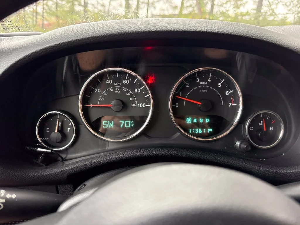 Used 2018 Silver Jeep Unlimited Sport image 15