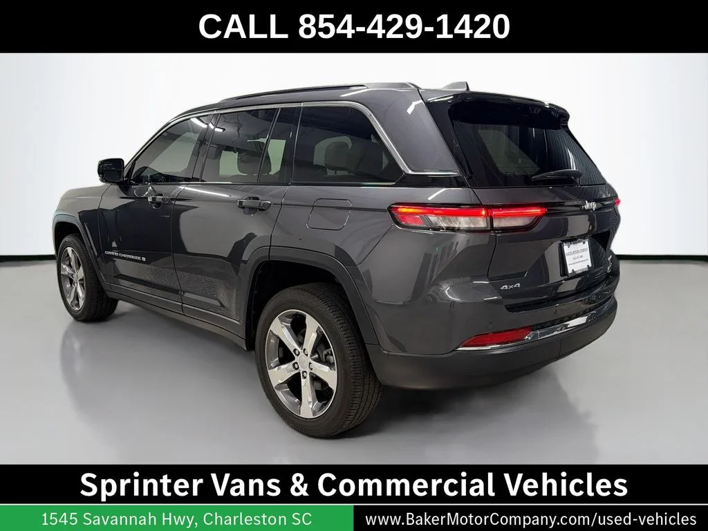 Used 2025 Gray Metallic Jeep Limited image 3