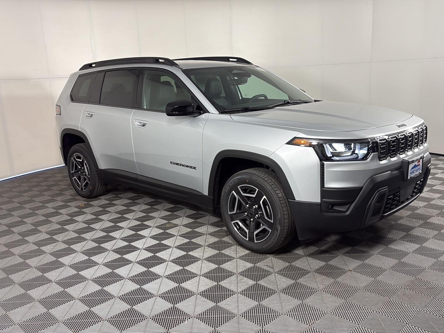New 2026 Silver Zynith Clear-Coat Exterior Paint Jeep Limited image 2