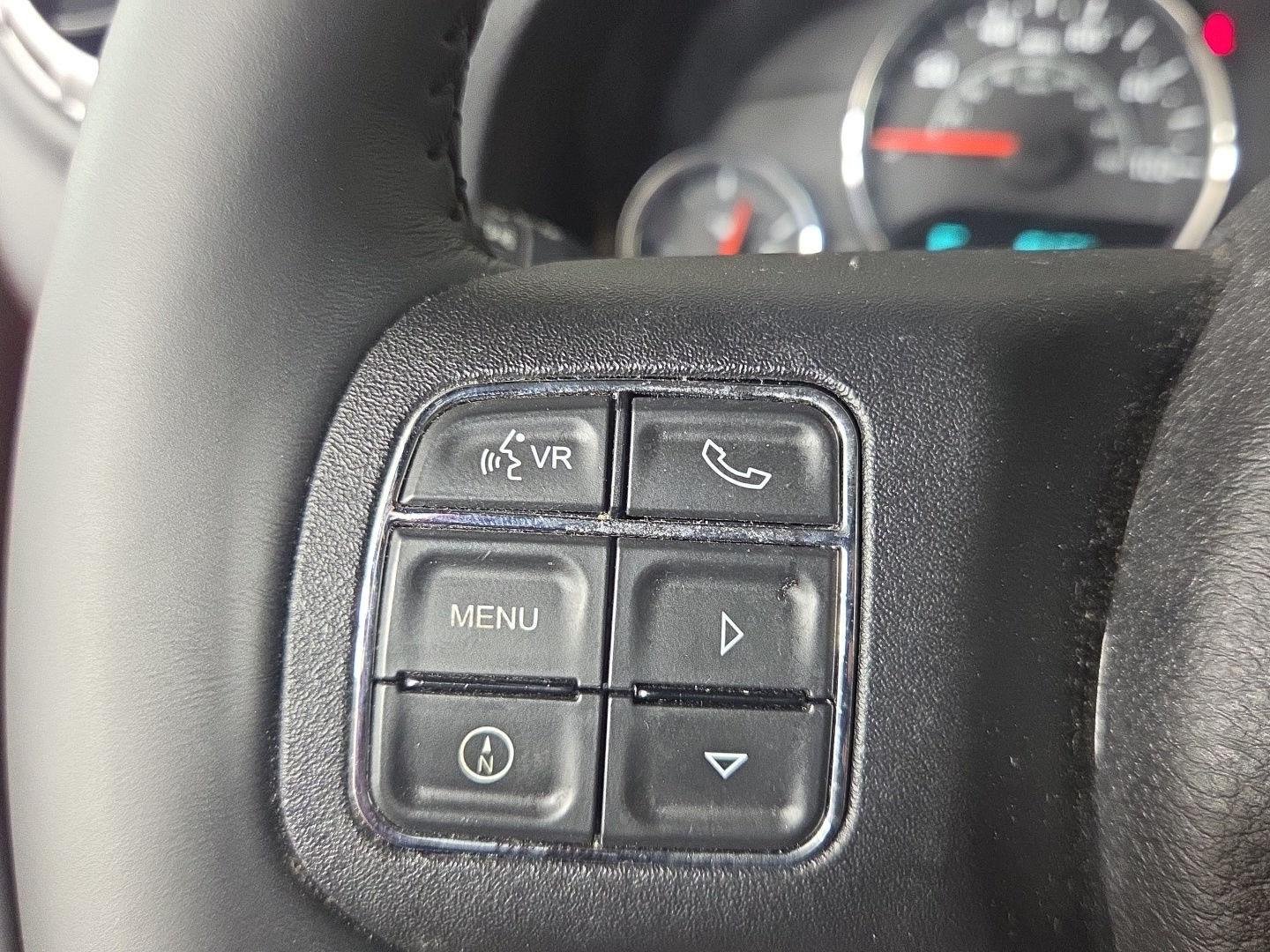 Used 2014 Copperhead Pearlcoat Jeep Sahara image 19