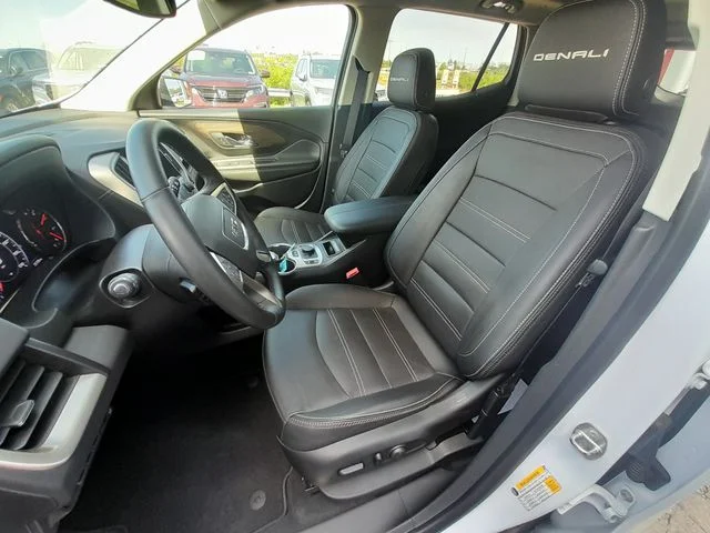 Used 2023 White GMC Denali image 39