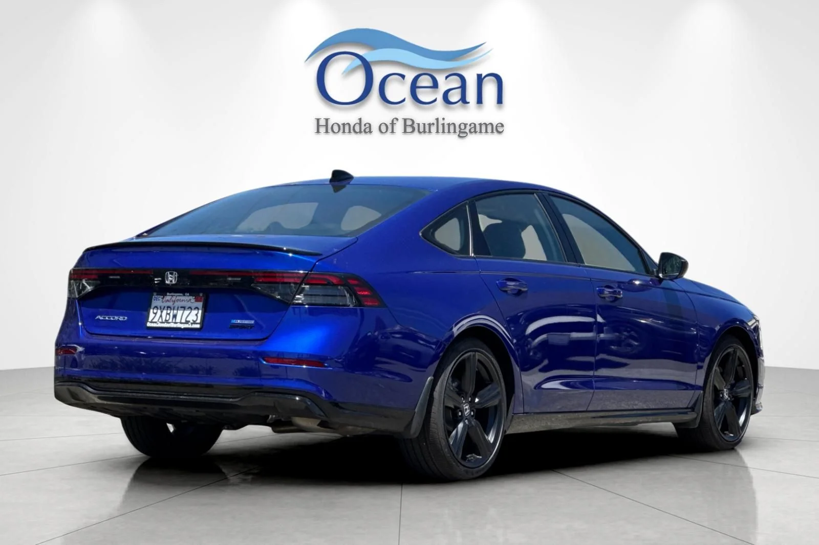 Certified Used 2025 Still Night Pearl Honda Sport-L image 4