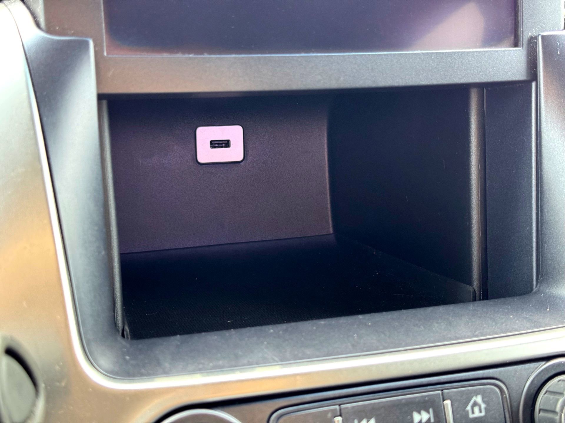 Used 2018 SUMMIT WHITE Chevrolet LS image 30