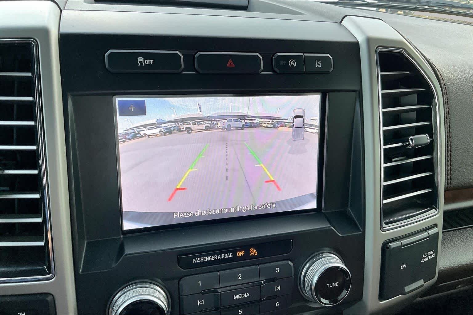 Used 2020 Oxford White/Stone Gray Ford King Ranch image 25
