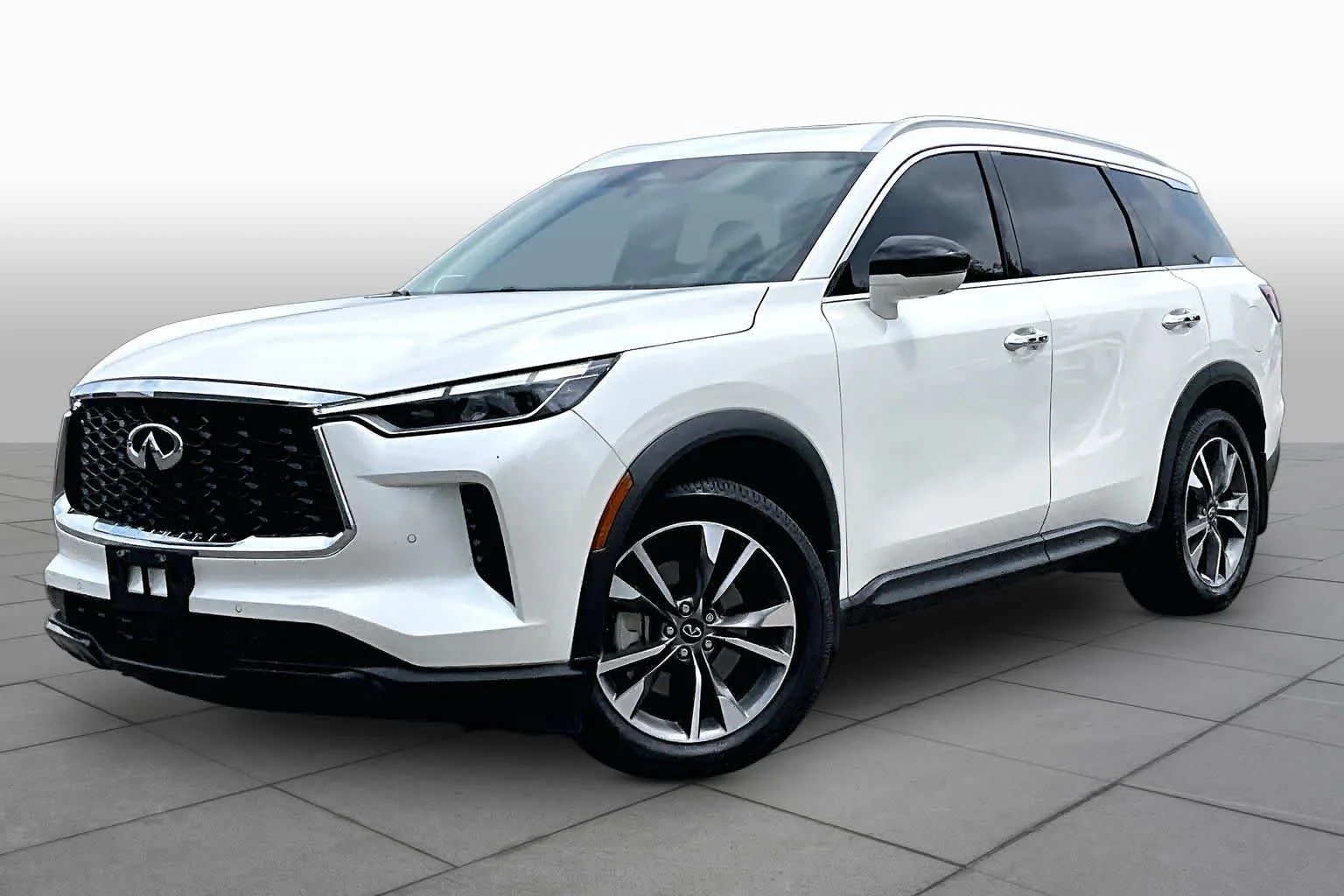 2025 INFINITI QX60 LUXE's photo