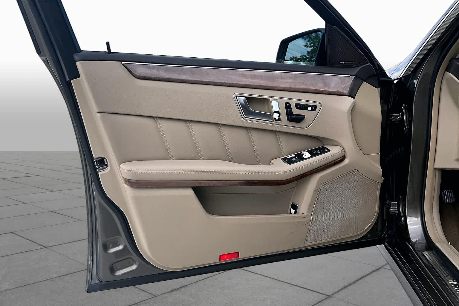 Used 2013 Indium Grey Metallic Mercedes-Benz E 350 Luxury image 18