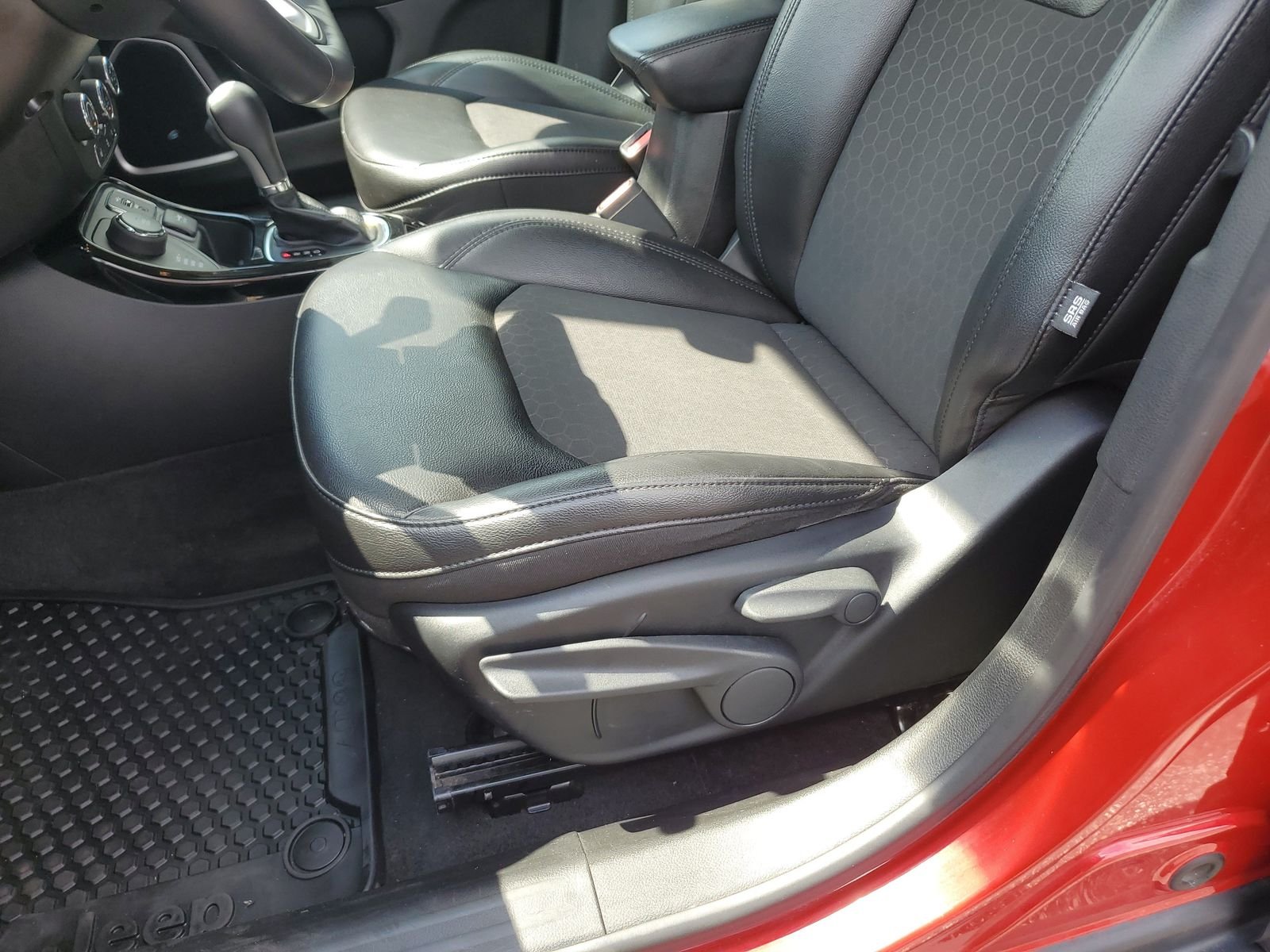 Certified Used 2018 Red Jeep Latitude image 6