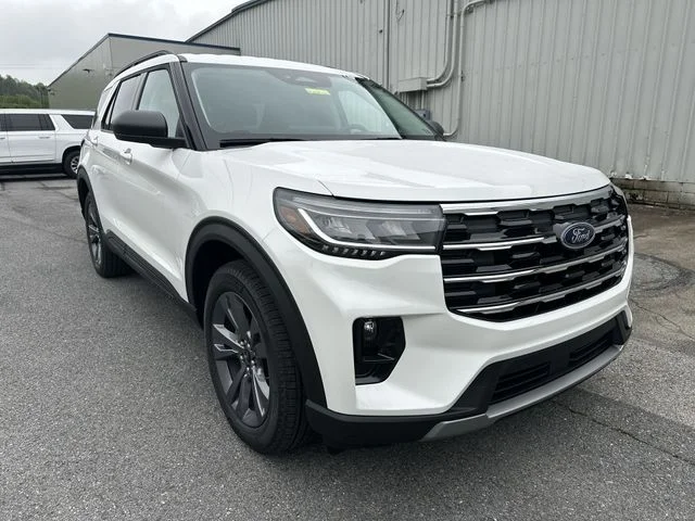 New 2026 Star White Metallic Tri-Coat Ford Active image 11