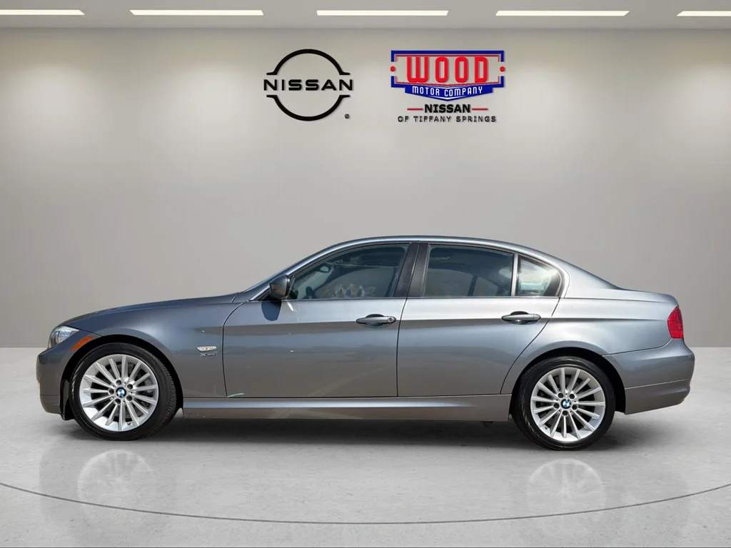 Used 2010 Space Gray BMW  image 5
