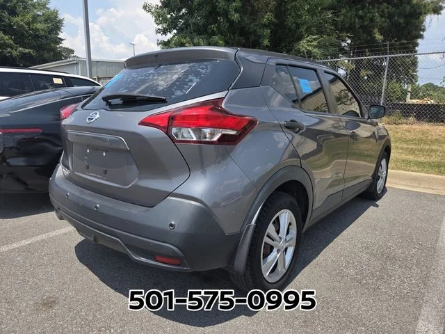 Used 2020 Gray Nissan S image 4