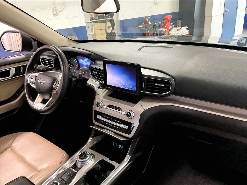 Used 2023 Gray Ford XLT image 14